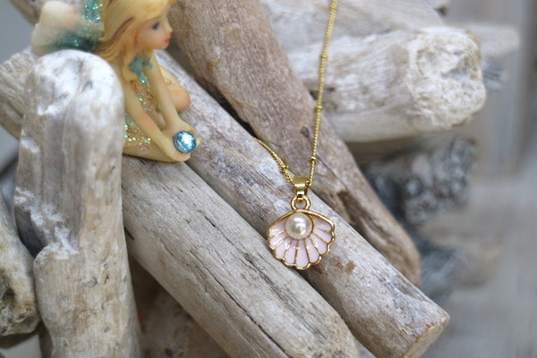 Load image into Gallery viewer, Children&#39;s baby pink and gold shell necklace with pearl
