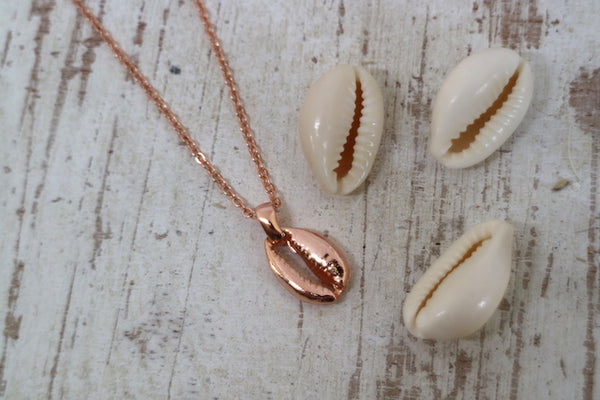 Load image into Gallery viewer, Rose gold cowrie shell necklace
