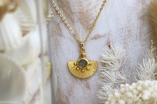 Load image into Gallery viewer, Labradorite gold bohemian necklace
