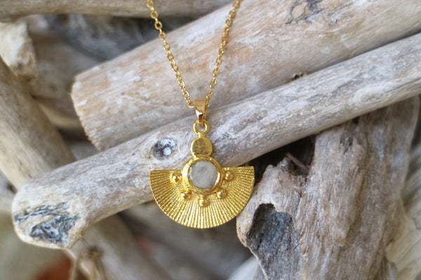 Load image into Gallery viewer, Moonstone gold bohemian necklace
