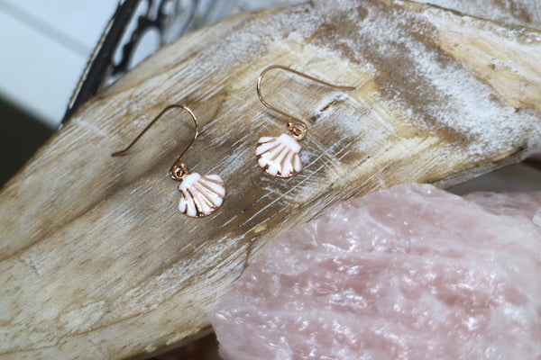Load image into Gallery viewer, Children&#39;s rose gold and white shell earrings
