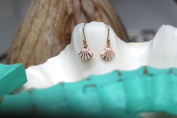 Load image into Gallery viewer, Children&#39;s rose gold and white shell earrings
