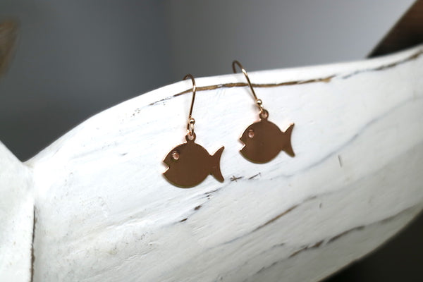 Load image into Gallery viewer, Children&#39;s rose gold fish earrings
