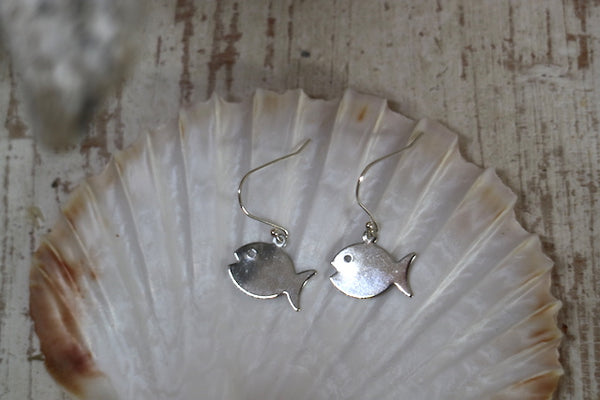 Load image into Gallery viewer, Children&#39;s rhodium silver fish earrings
