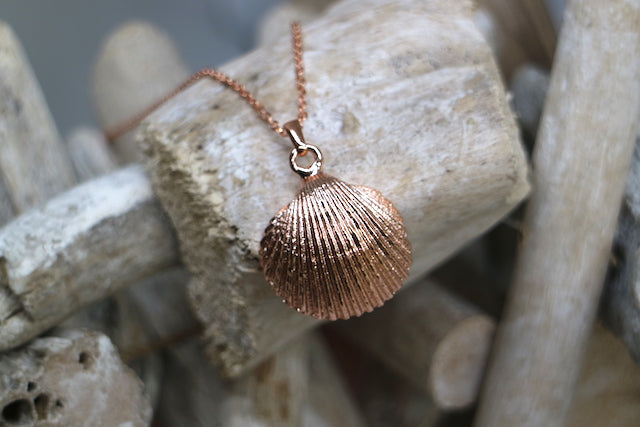 Rose gold discount shell necklace