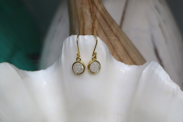 Load image into Gallery viewer, White druzy quartz gold earrings
