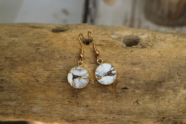 Load image into Gallery viewer, White howlite gemstone gold earrings
