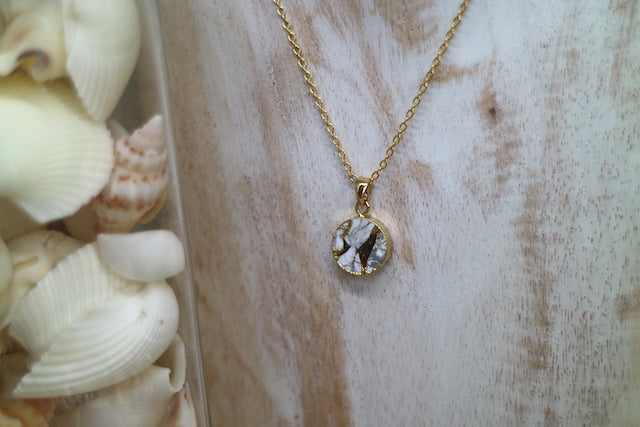White howlite gemstone and gold necklace