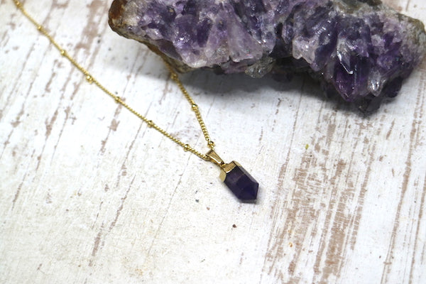 Load image into Gallery viewer, Amethyst crystal point gold necklace
