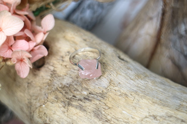 Sterling silver rose quartz raw stone ring