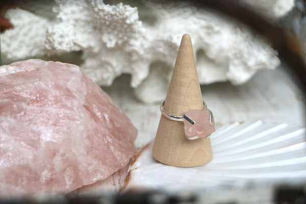 Load image into Gallery viewer, Sterling silver rose quartz raw stone ring
