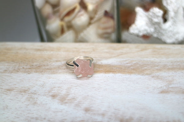 Load image into Gallery viewer, Sterling silver rose quartz raw stone ring
