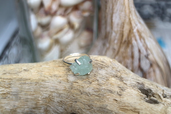 Load image into Gallery viewer, Sterling silver aquamarine raw gemstone claw ring
