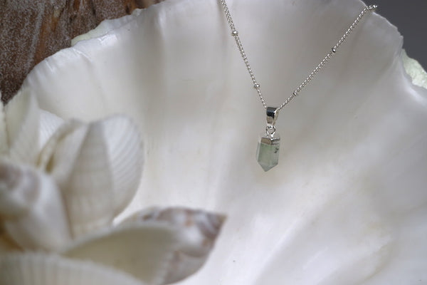 Load image into Gallery viewer, Fluorite crystal point silver necklace
