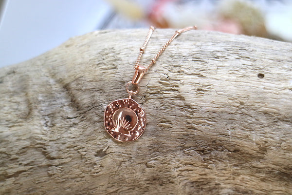 Load image into Gallery viewer, Rose gold shell coin pendant necklace
