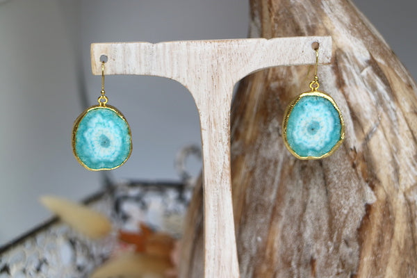 Load image into Gallery viewer, Green solar quartz crystal gold earrings
