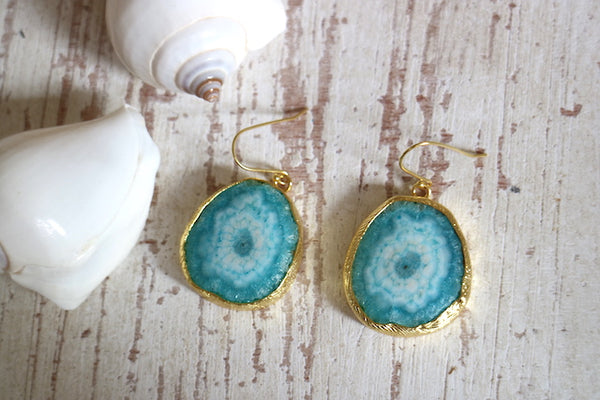 Load image into Gallery viewer, Green solar quartz crystal gold earrings
