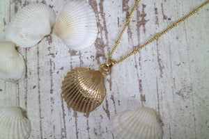 Gold and white pearl shell necklace