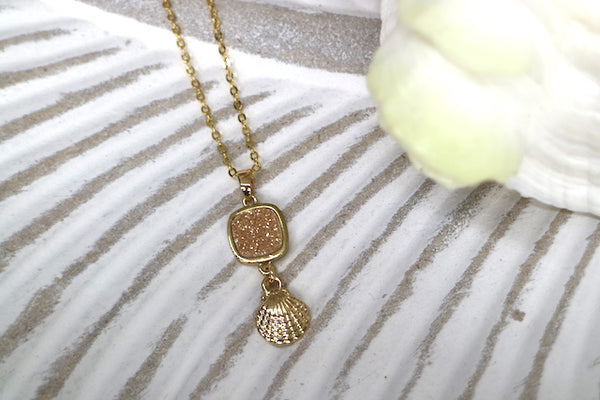 Load image into Gallery viewer, Champagne druzy quartz gold shell necklace
