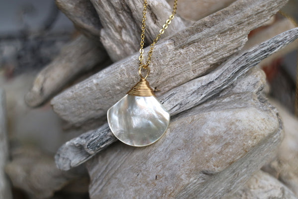 Load image into Gallery viewer, White shell wire wrapped gold necklace
