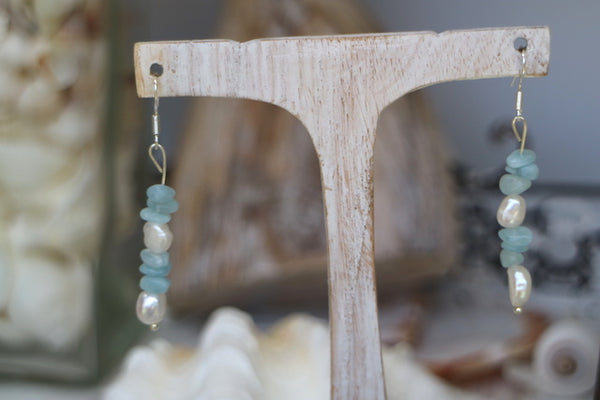 Load image into Gallery viewer, Fresh water pearls and aquamarine silver earrings
