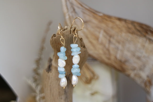 Fresh water pearls and aquamarine gold earrings