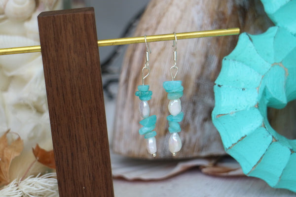Load image into Gallery viewer, Fresh water pearls and amazonite silver earrings

