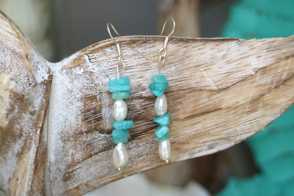 Load image into Gallery viewer, Fresh water pearls and amazonite silver earrings
