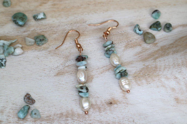 Load image into Gallery viewer, Fresh water pearls and larimar rose gold earrings
