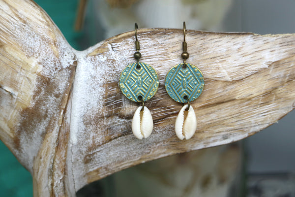 Load image into Gallery viewer, Blue patina and antique bronze shell earrings
