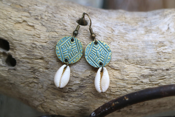 Load image into Gallery viewer, Blue patina and antique bronze shell earrings
