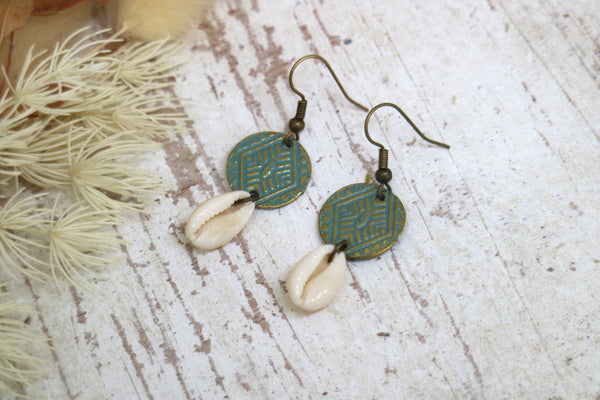 Load image into Gallery viewer, Blue patina and antique bronze shell earrings
