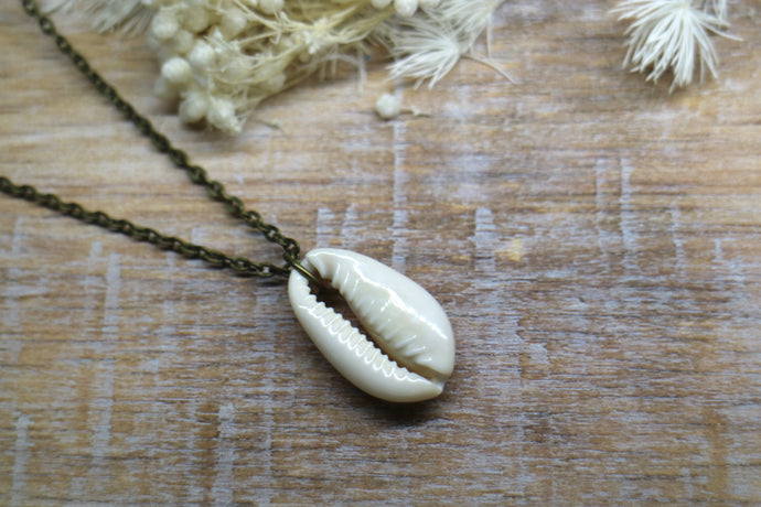 White cowrie shell antique bronze necklace