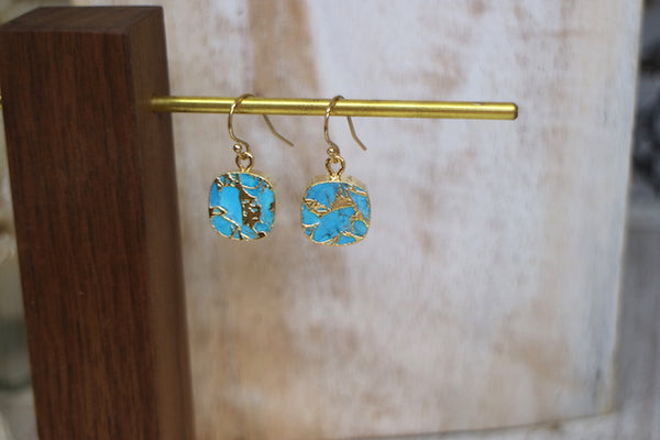 Load image into Gallery viewer, Blue turquoise square cut gold earrings
