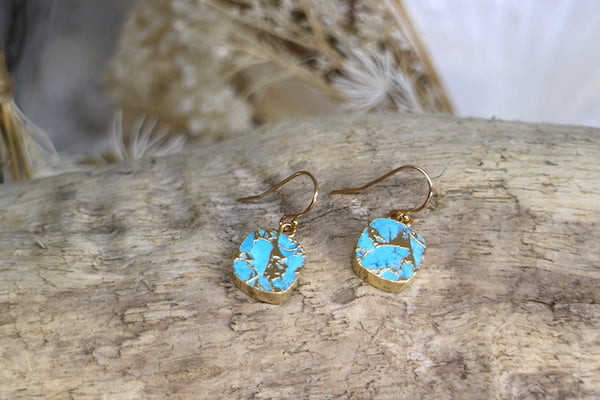 Load image into Gallery viewer, Blue turquoise square cut gold earrings
