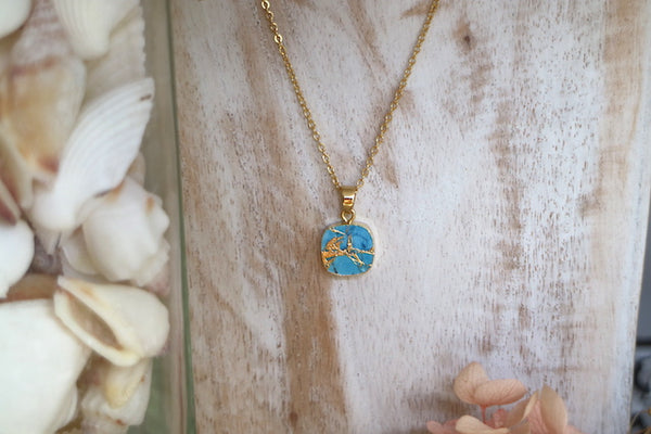 Load image into Gallery viewer, Blue turquoise square cut gold necklace
