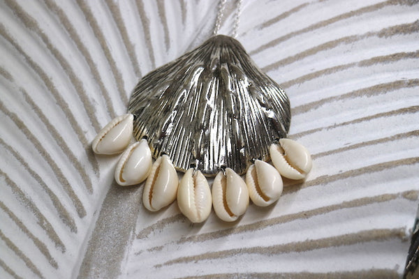 Load image into Gallery viewer, Bohemian silver shell pendant with cowrie shells necklace
