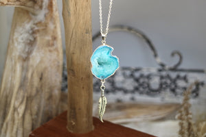 Blue goede druzy agate silver necklace with feather charm