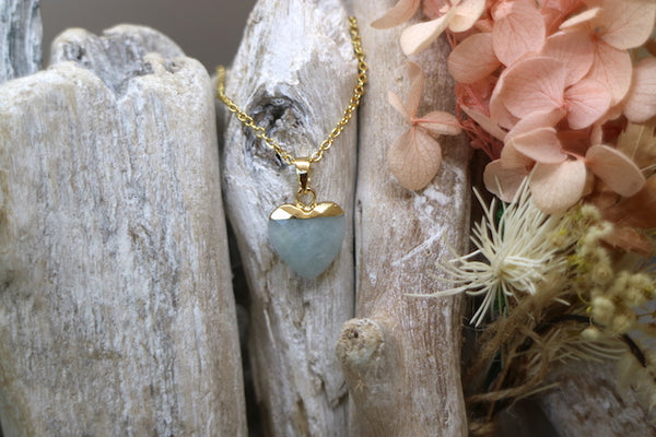 Load image into Gallery viewer, Children&#39;s Aquamarine heart gold necklace
