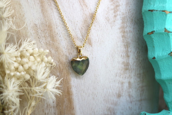 Load image into Gallery viewer, Heart Necklace - Labradorite / Gold
