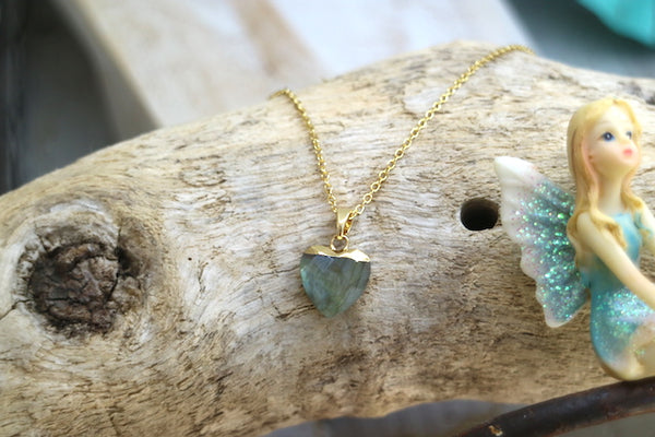 Load image into Gallery viewer, Heart Necklace - Labradorite / Gold
