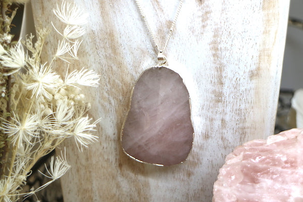 Load image into Gallery viewer, Silver rose quartz necklace
