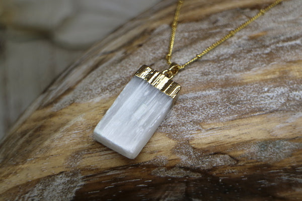 Load image into Gallery viewer, Selenite gold necklace
