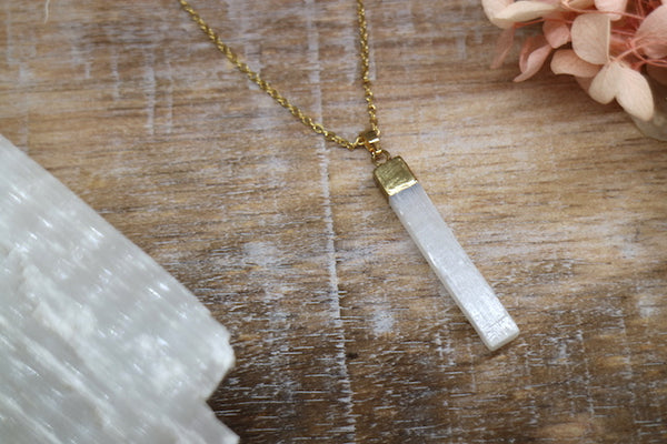 Load image into Gallery viewer, Selenite gold necklace
