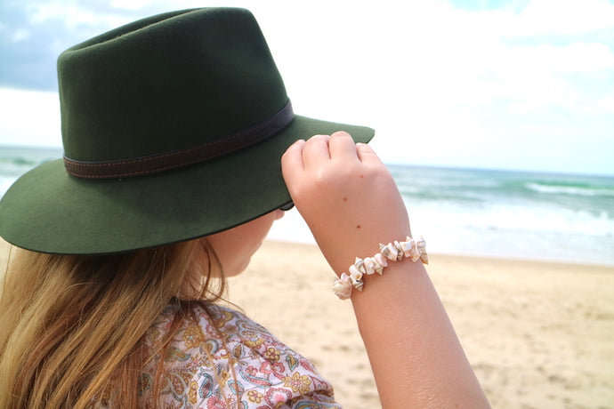 Children's sea shell bracelet